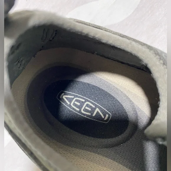 Keen Women’s Black and Gray Hiking Shoes Size 7.5 - Picture 5 of 7